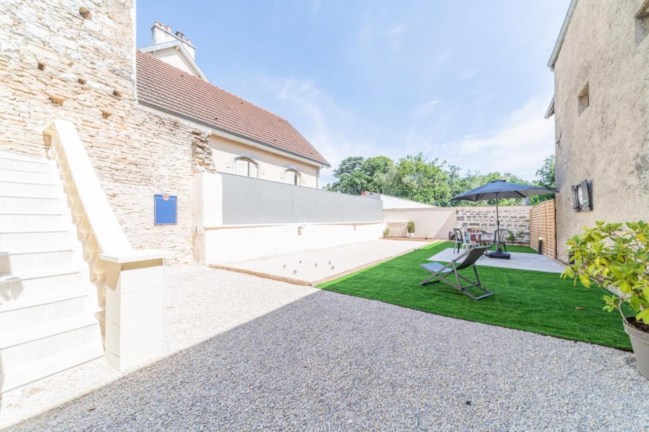 Cote Cour, 3 Chambres, Terrasses, Jardin Prive Avec Terrain De Petanque, Cave Voutee Corgoloin エクステリア 写真